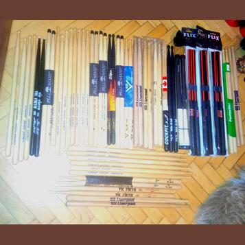 Paličky , špejle & futrál Adrian Young Drumstick Bag 