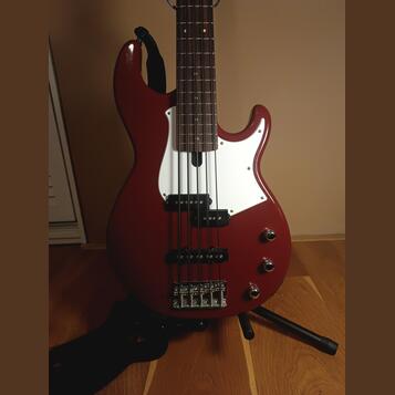 Yamaha BB235