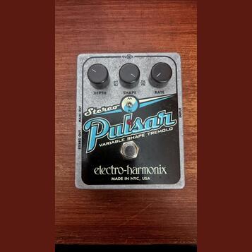 Electro-Harmonix Stereo Pulsar