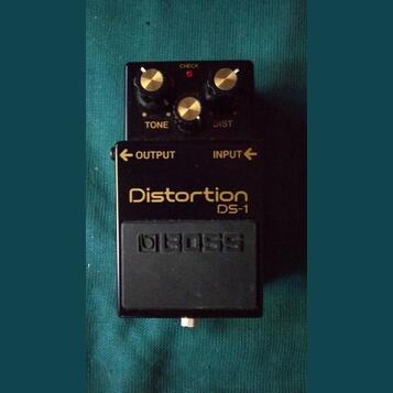 Prodám limitovanou verzi DISTORTION BOSS DS-1 černý BLACK