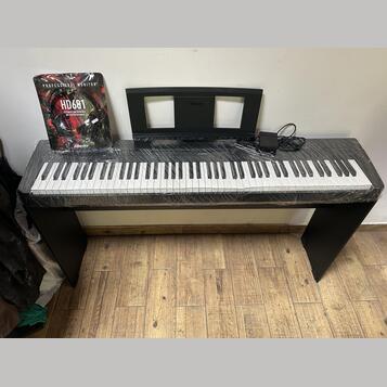 Stage piano Roland FP-30X, Yamaha P-45, Kurzweil PC4