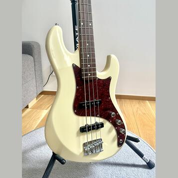 Vivian Sitheusus bass 