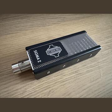Sontronics Sigma 2, aktivní páskový mikrofon