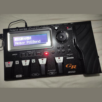 Gitarový syntetizátor/multiefekt Roland GR-55