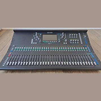 Prodám Allen & Heath SQ7 + dLive pluginy