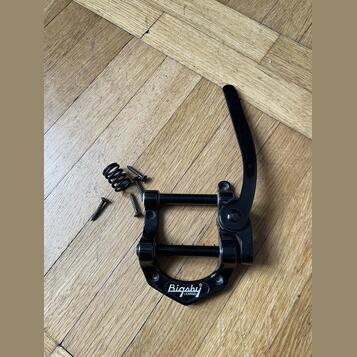 Bigsby licensed vibrato