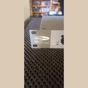 Showtec  DB-I-4  DMX Splitter