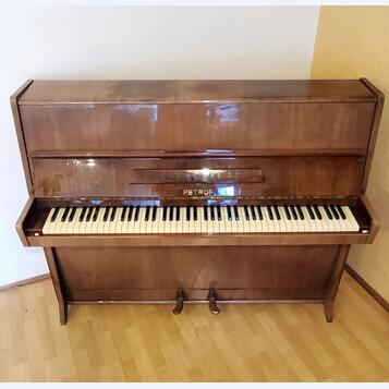 Pianino Petrof