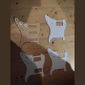 Pickguardy Stratocaster