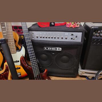 LINE 6  Low Down 400 PRO