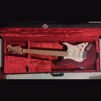 STRATOCASTER DELUXE 1999