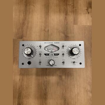 Universal Audio 710 Twin-Finity