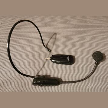 Wireless headset microphone system