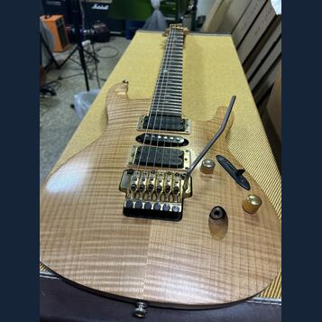Ibanez EGEN8 Natural signature Herman Li, Tremolo Edge III 