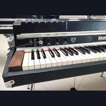 RHODES MARK II SeventyThree rok 1979 