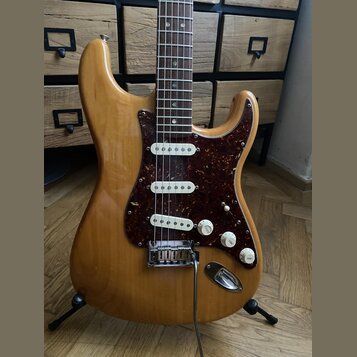Fender Stratocaster Deluxe Serie r.v2004