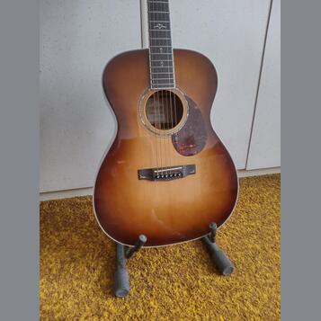 Cort gold 08 LB