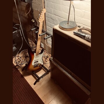 Fender American Ultra Strat HSS a extra pickguard