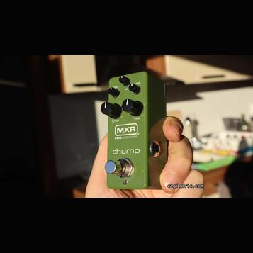 MXR M281 Thump Bass Preamp