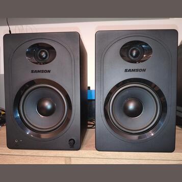 Samson Media One M50