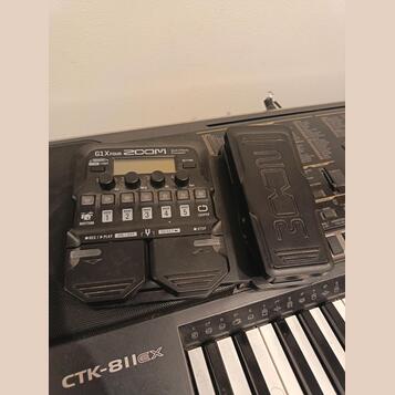 Zoom G1X Four 