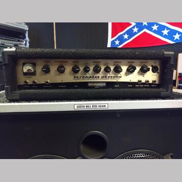 Behringer BX 4500H
