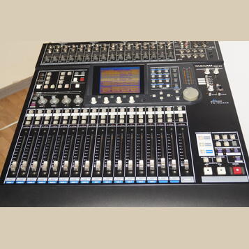 Prodam Tascam DM 24