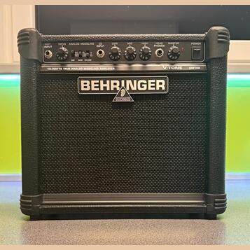 Kytarové kombo Behringer GM 108 V-TONE