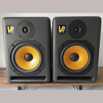 KRK V8 series 1 štúdiové monitory