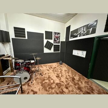 Rock-Metal zkušebna ke sdílení Kralupy