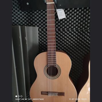 GEWA Koncertní kytara Miguel J. Almeria 20-CR PREMIUM 4/4 ma