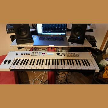 Prodam YAMAHA MX61 v2