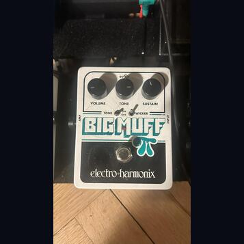Electro Harmonix Big Muff Pi w. Tone Wicker