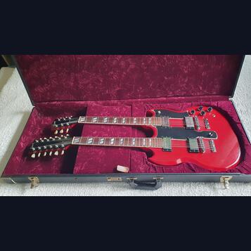 Legendární dvoukrká kytara Gibson EDS-1275
