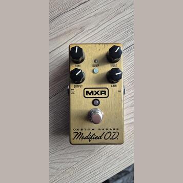 Boss TU2, MXR Custom Badass