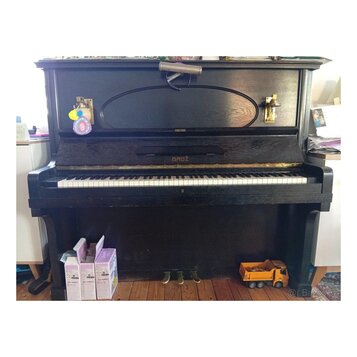 Piano - pianino - klavír Brož