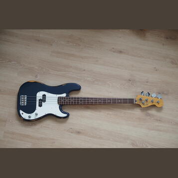 Squier Precision "Custom Relic"