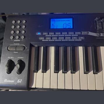 M-audio Axiom 61