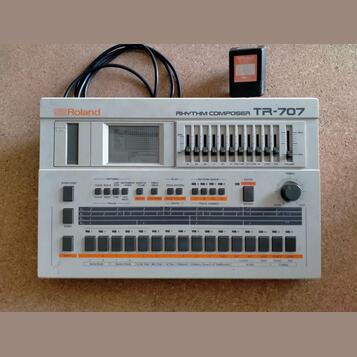 Roland TR-707 Rhythm Composer Drum Machine