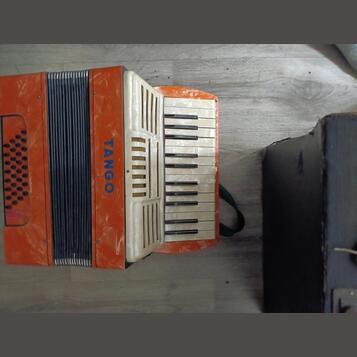 Akordeon zn. Hohner [Tango] funkční