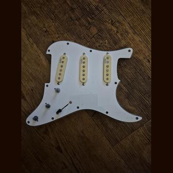 Pickguard se snímači BaCH Stratocaster