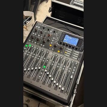 BEHRINGER X32 PRODUCTION 