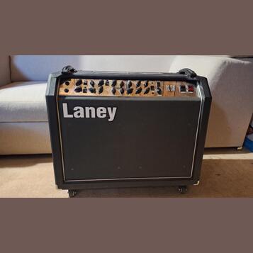 Kytarové kombo / zesilovač Laney VC50