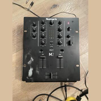 DJ mix Numark M2