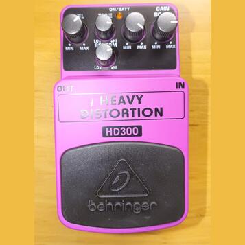 Heavy Distortion HD 300 Behringer