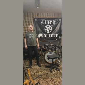 hledáme bubenika do Black Metalove kapely DARK SORCERY Olom
