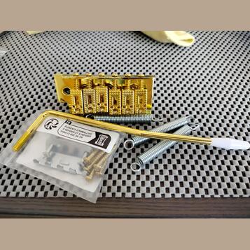 Vintage tremolo gold