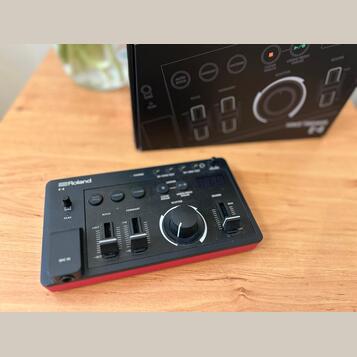 Roland AIRA Compact E-4 Voice Tweaker