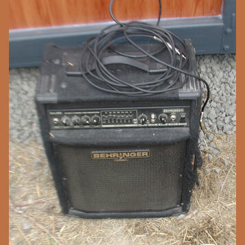 90W kombo BEHRINGER 