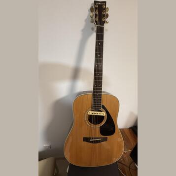 Akustickou kytaru Yamaha DW 4-S